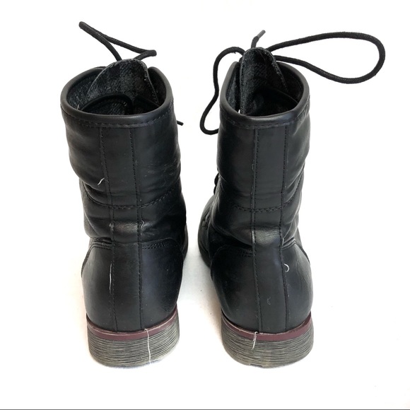 Black Boots - Picture 4 of 8